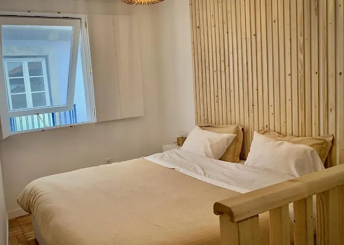 Cave-styled Duplex * Oporto